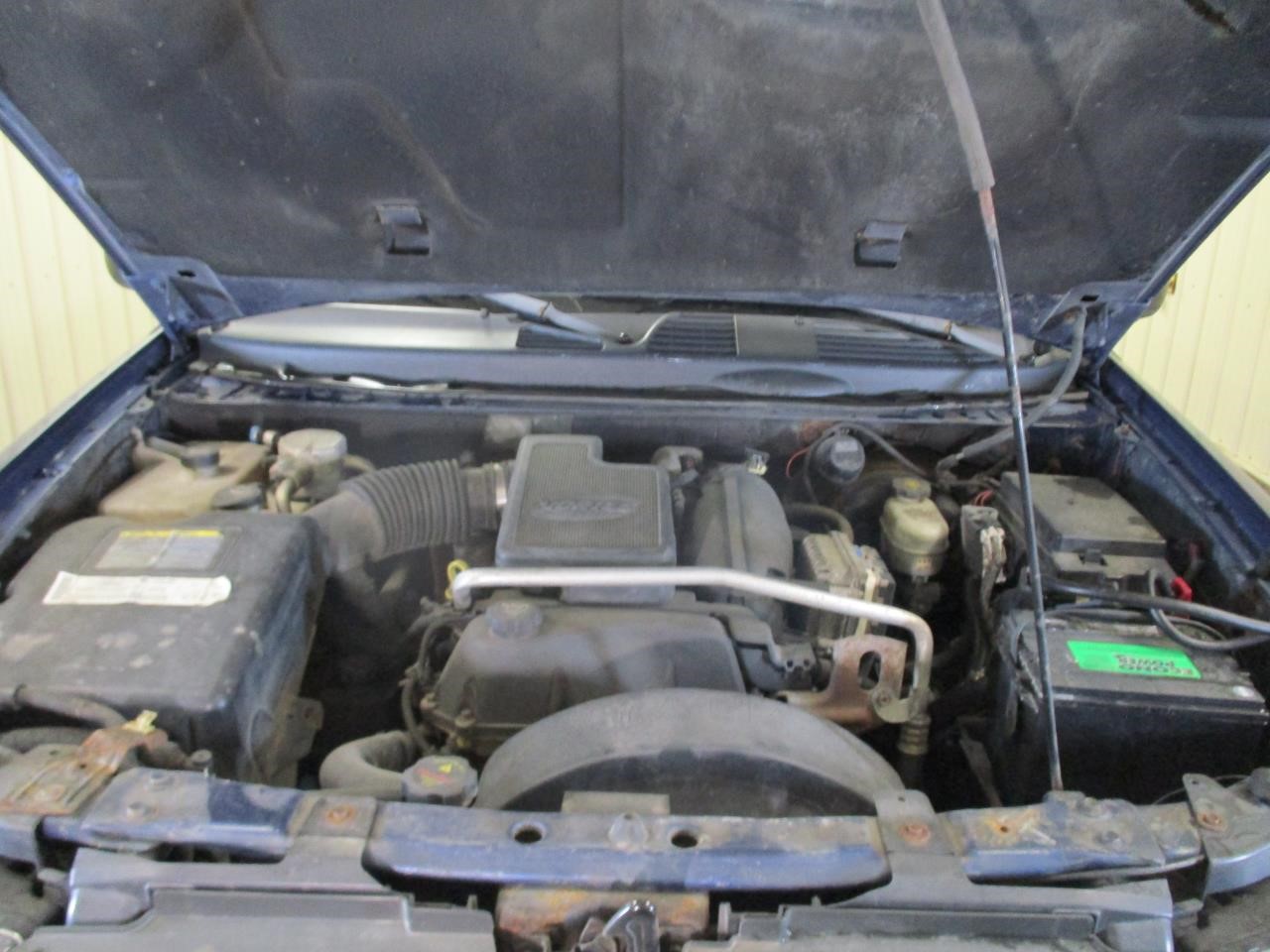 https://f005.backblazeb2.com/file/img-partshotlines-com/Inventory/MA185/Vehicle/107474_08.jpg