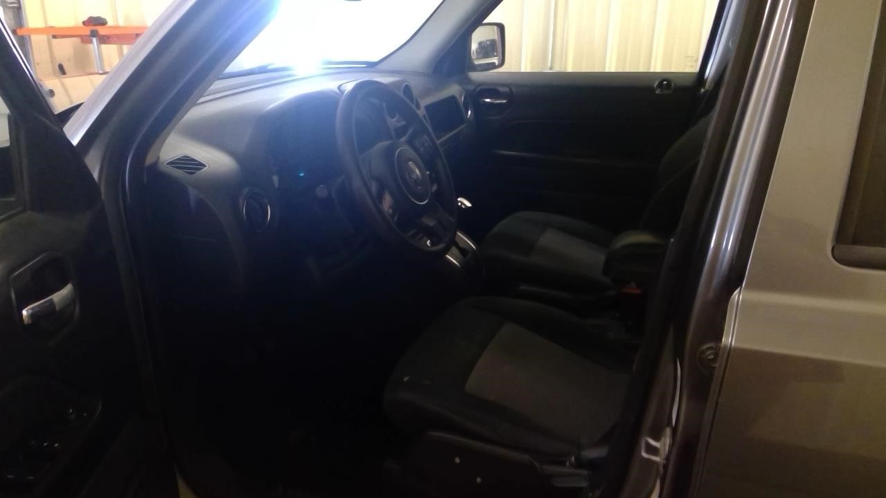 Vehicle/108395_02.jpg