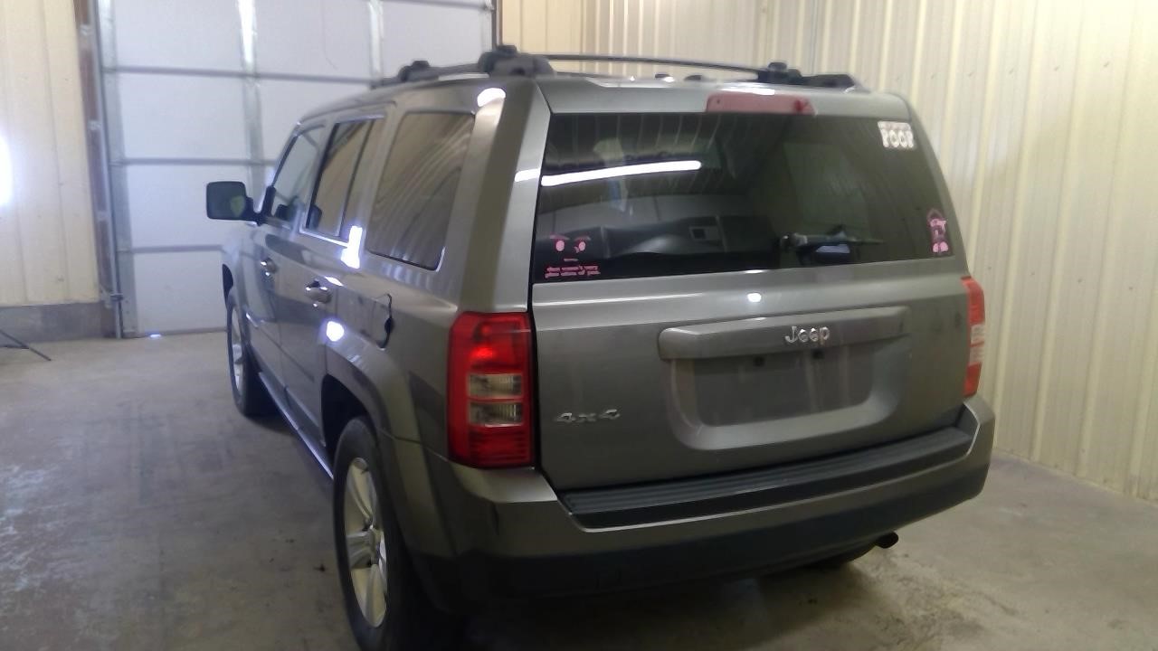 Vehicle/108395_11.jpg
