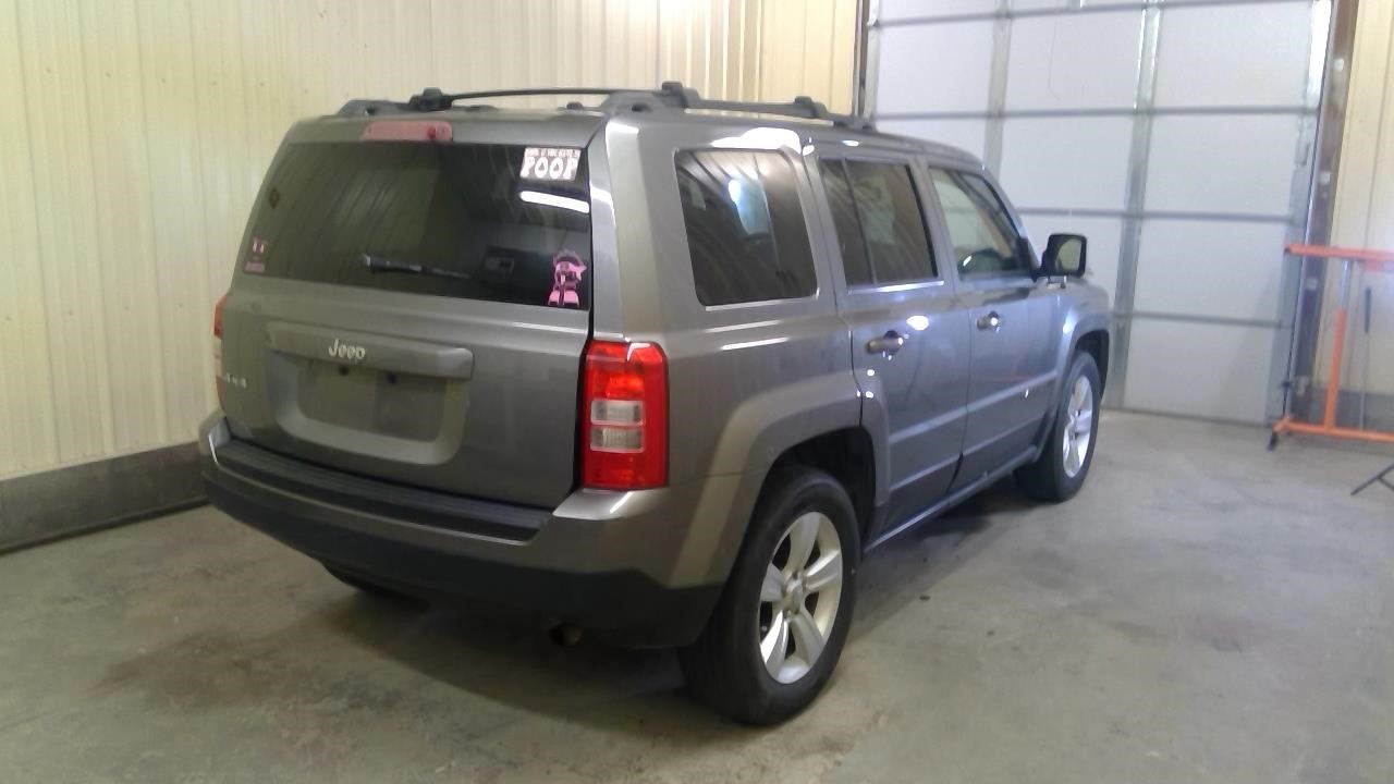 Vehicle/108395_12.jpg