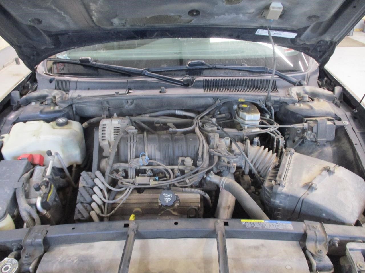 https://f005.backblazeb2.com/file/img-partshotlines-com/Inventory/MA185/Vehicle/109093_08.jpg