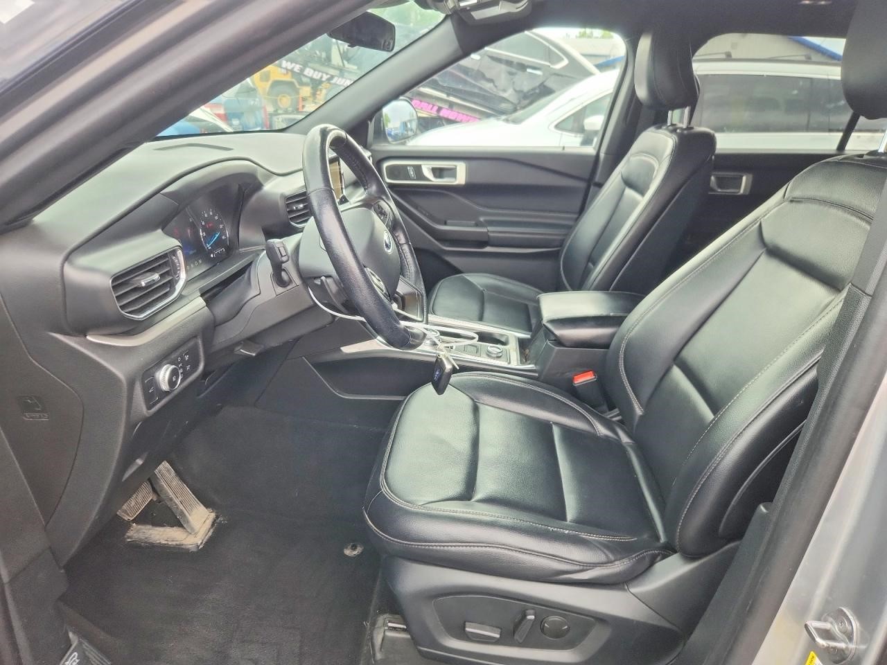 Vehicle/109104_07.jpg