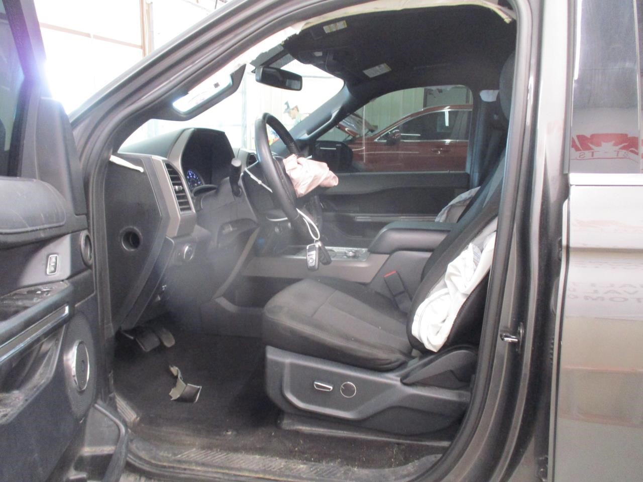 Vehicle/109124_02.jpg