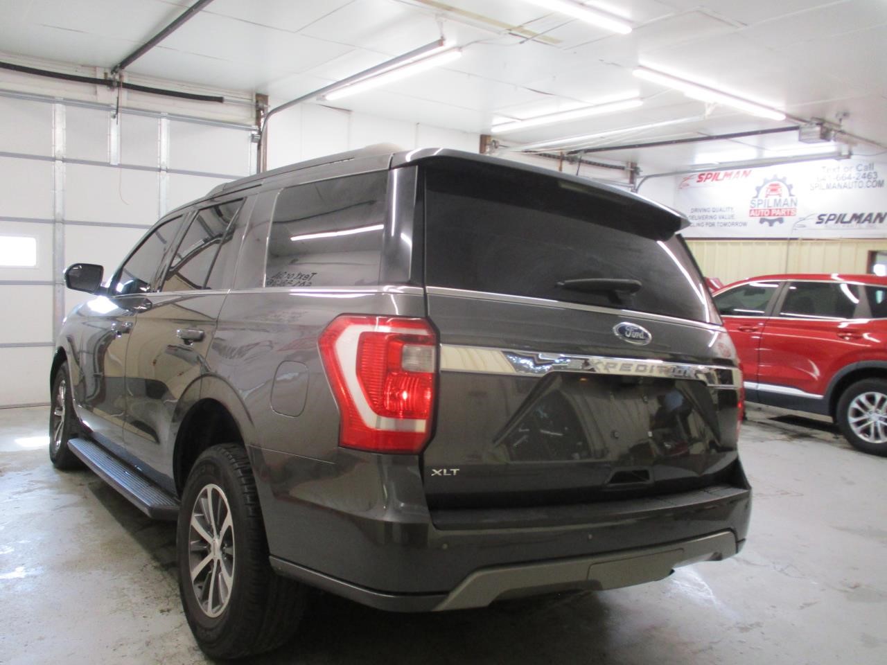 Vehicle/109124_12.jpg