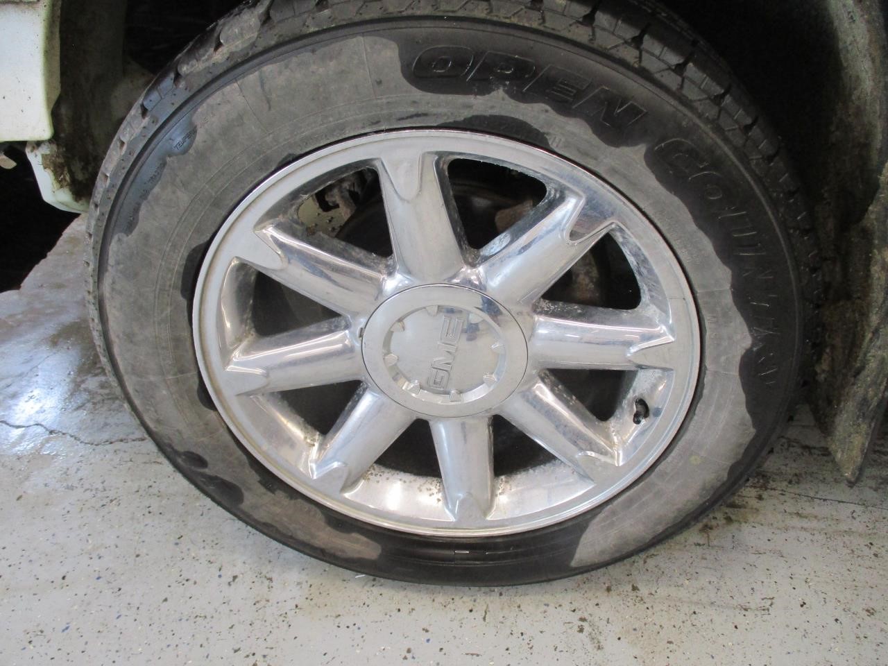 https://f005.backblazeb2.com/file/img-partshotlines-com/Inventory/MA185/Vehicle/109244_06.jpg