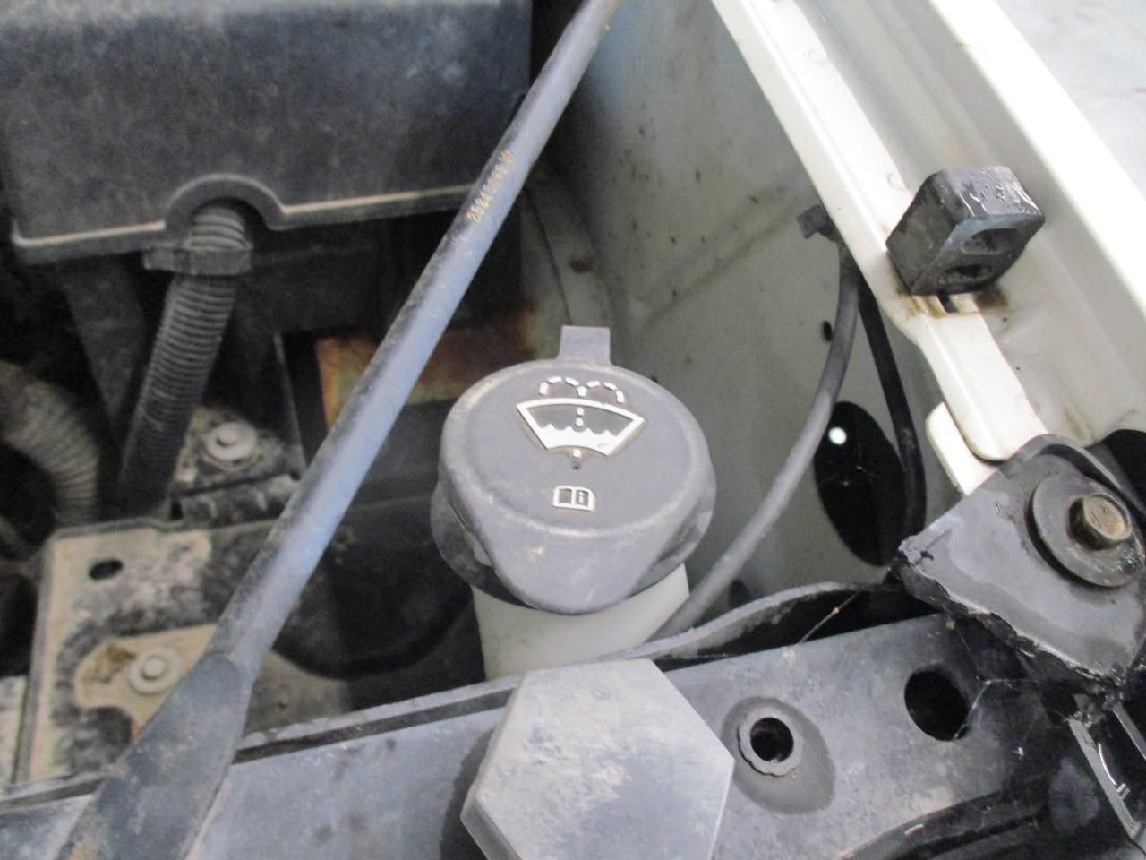 https://f005.backblazeb2.com/file/img-partshotlines-com/Inventory/MA185/Vehicle/109244_12.jpg