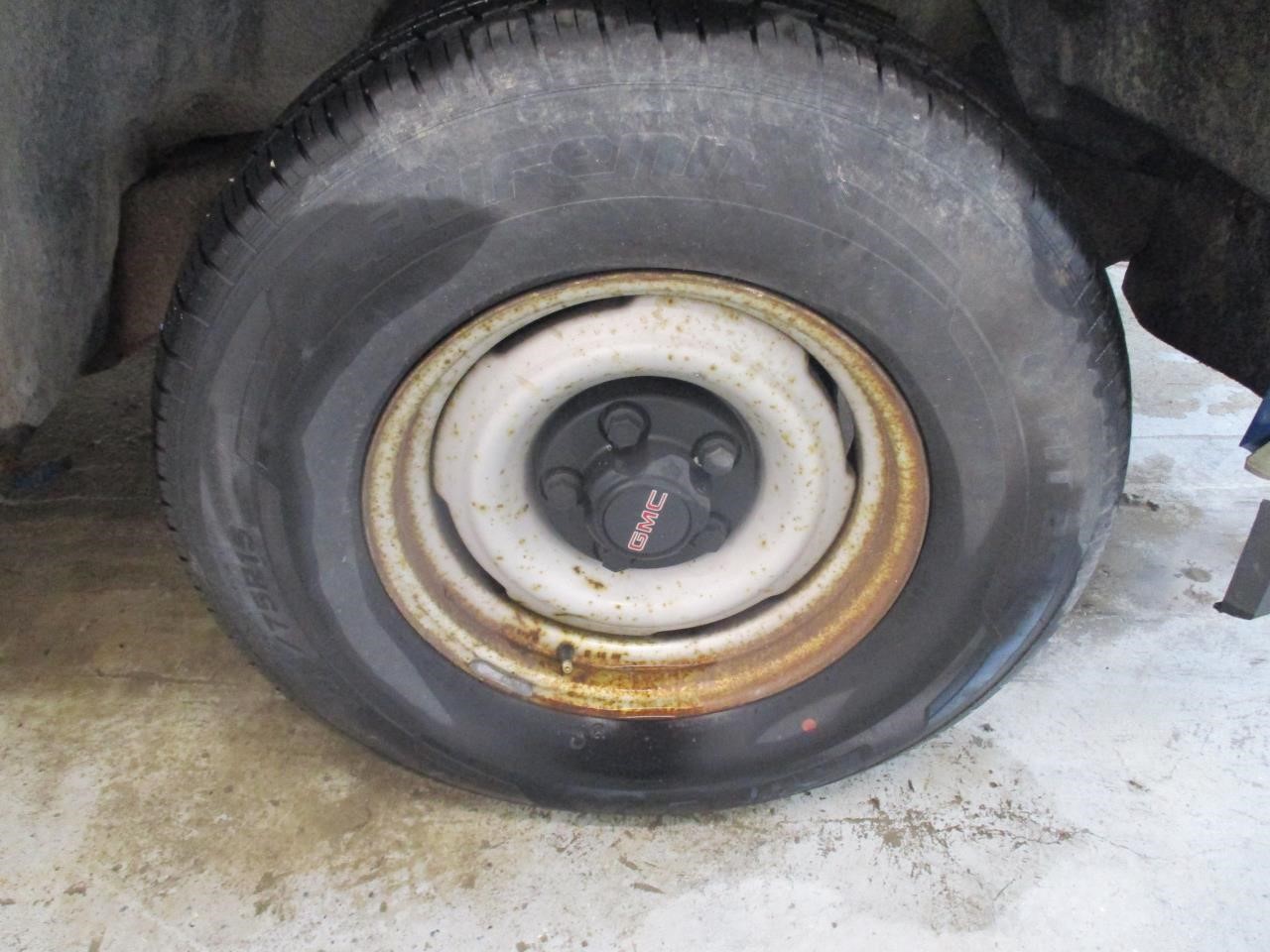 https://f005.backblazeb2.com/file/img-partshotlines-com/Inventory/MA185/Vehicle/109431_07.jpg