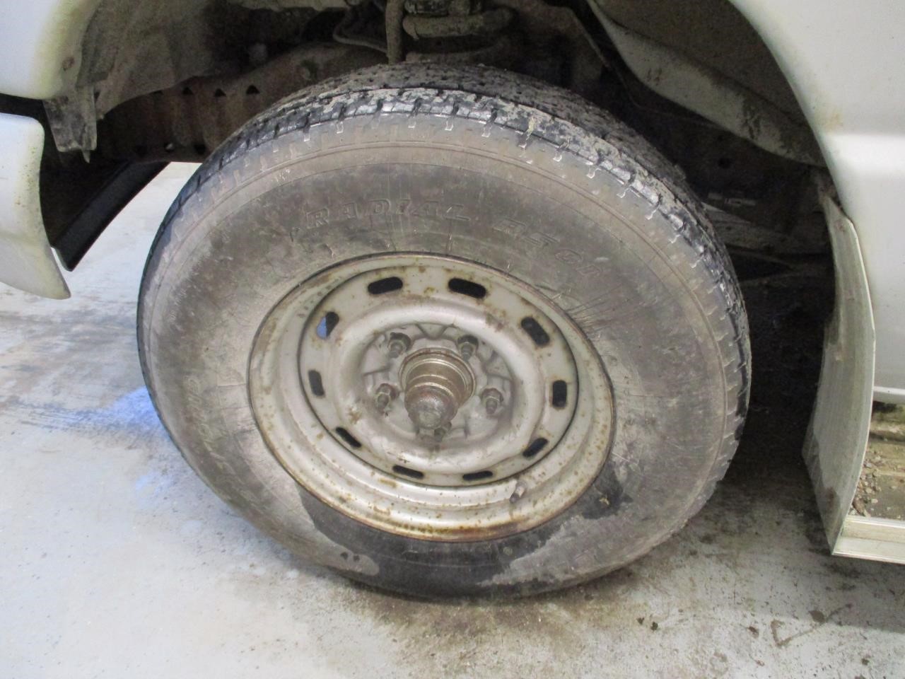 https://f005.backblazeb2.com/file/img-partshotlines-com/Inventory/MA185/Vehicle/109864_06.jpg