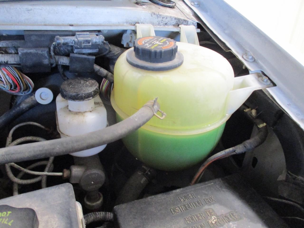 https://f005.backblazeb2.com/file/img-partshotlines-com/Inventory/MA185/Vehicle/109864_12.jpg
