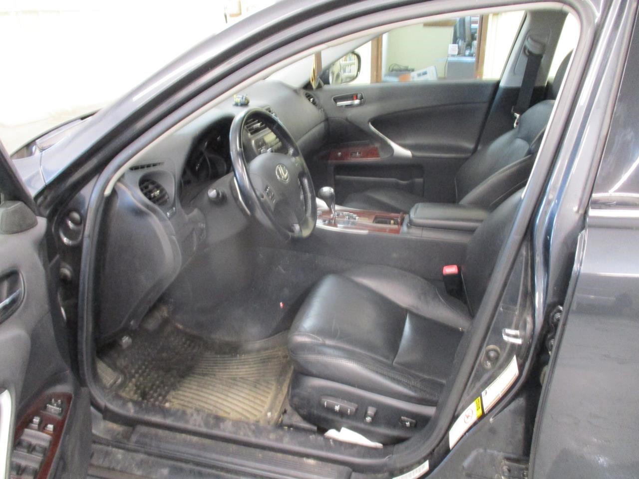 https://f005.backblazeb2.com/file/img-partshotlines-com/Inventory/MA185/Vehicle/109940_02.jpg