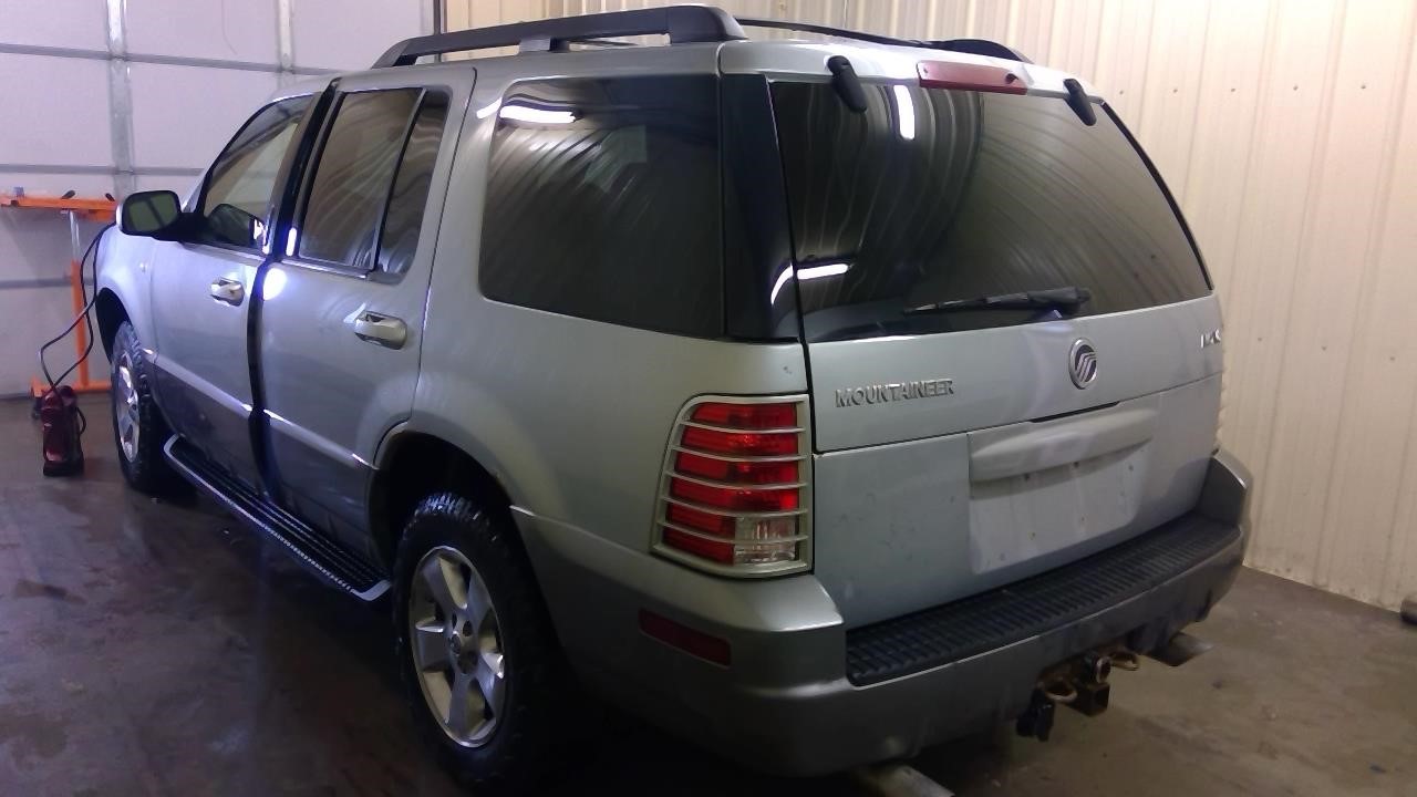 https://f005.backblazeb2.com/file/img-partshotlines-com/Inventory/MA185/Vehicle/110033_10.jpg