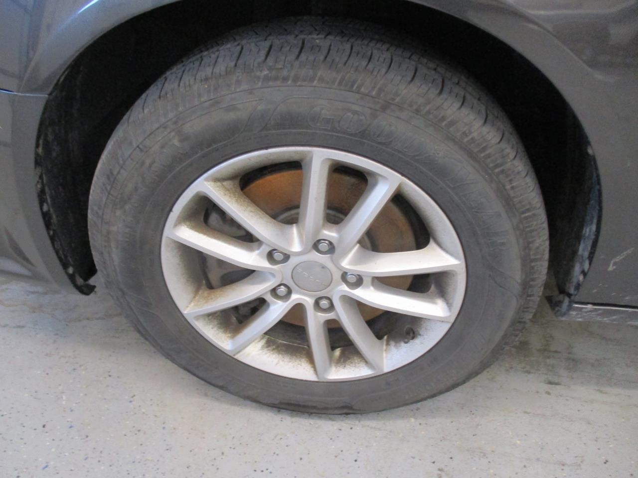 https://f005.backblazeb2.com/file/img-partshotlines-com/Inventory/MA185/Vehicle/110095_07.jpg