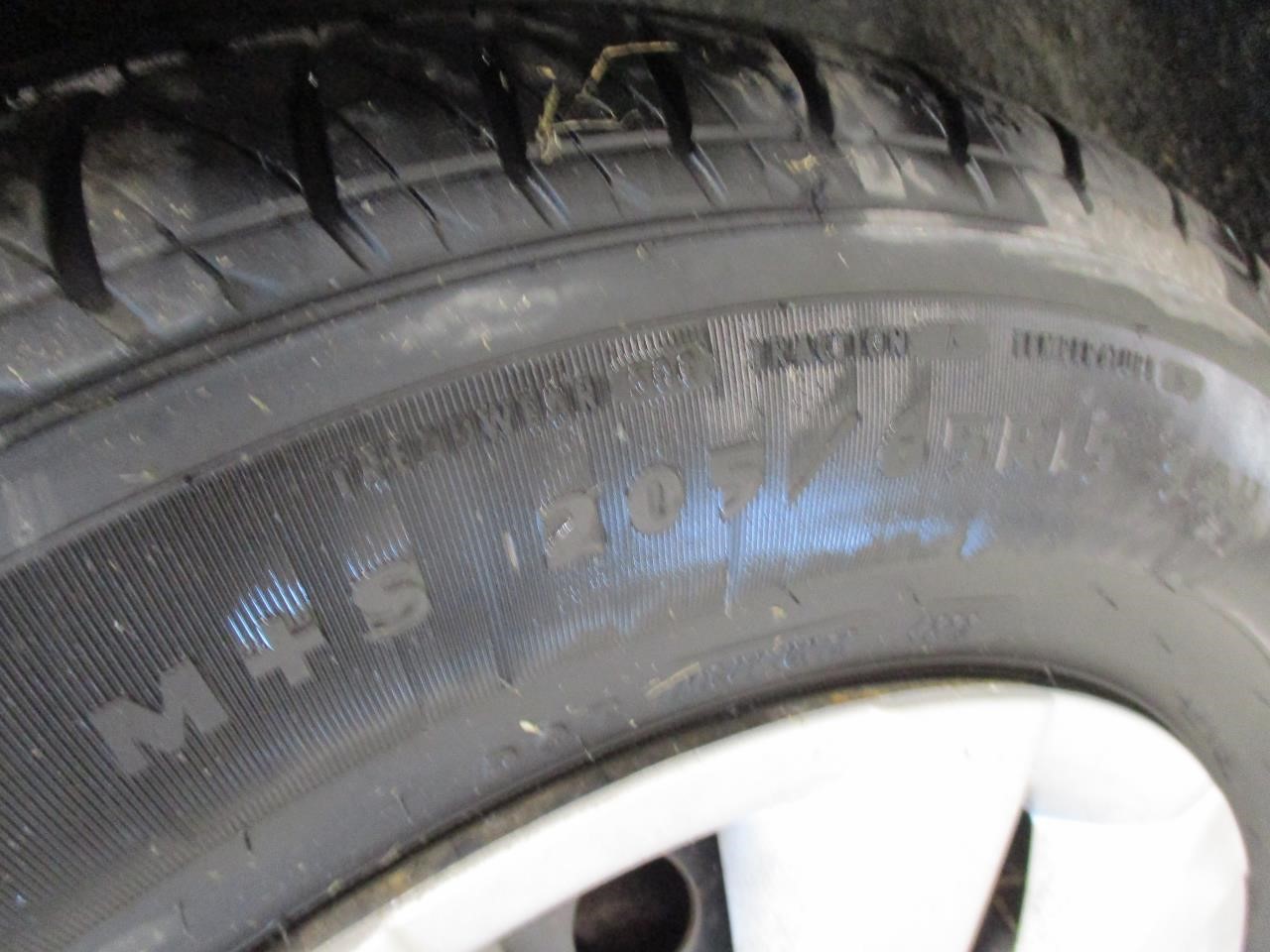 https://f005.backblazeb2.com/file/img-partshotlines-com/Inventory/MA185/Vehicle/110323_07.jpg