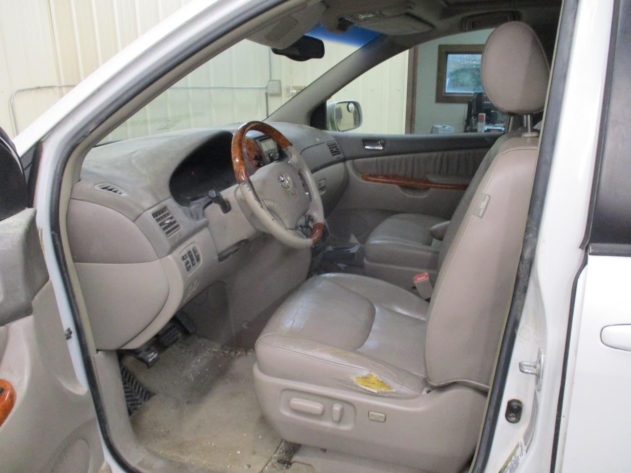 https://f005.backblazeb2.com/file/img-partshotlines-com/Inventory/MA185/Vehicle/110844_02.jpg