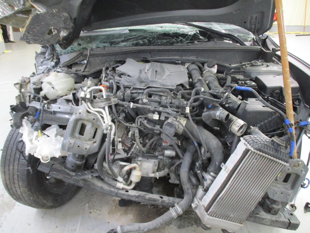 https://f005.backblazeb2.com/file/img-partshotlines-com/Inventory/MA185/Vehicle/97703_08.jpg