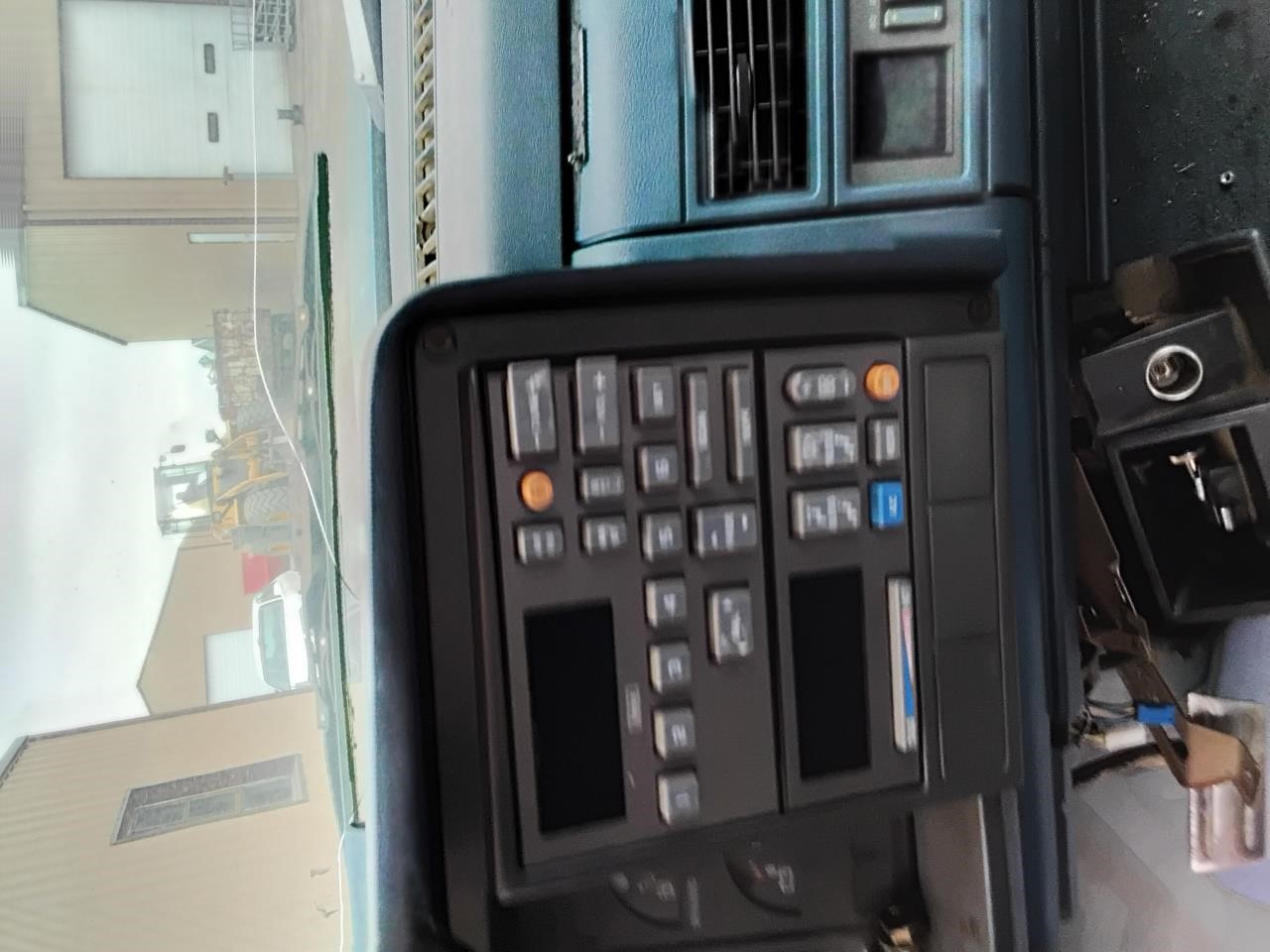 https://f005.backblazeb2.com/file/img-partshotlines-com/Inventory/MA194/Vehicle/18614_08.jpg