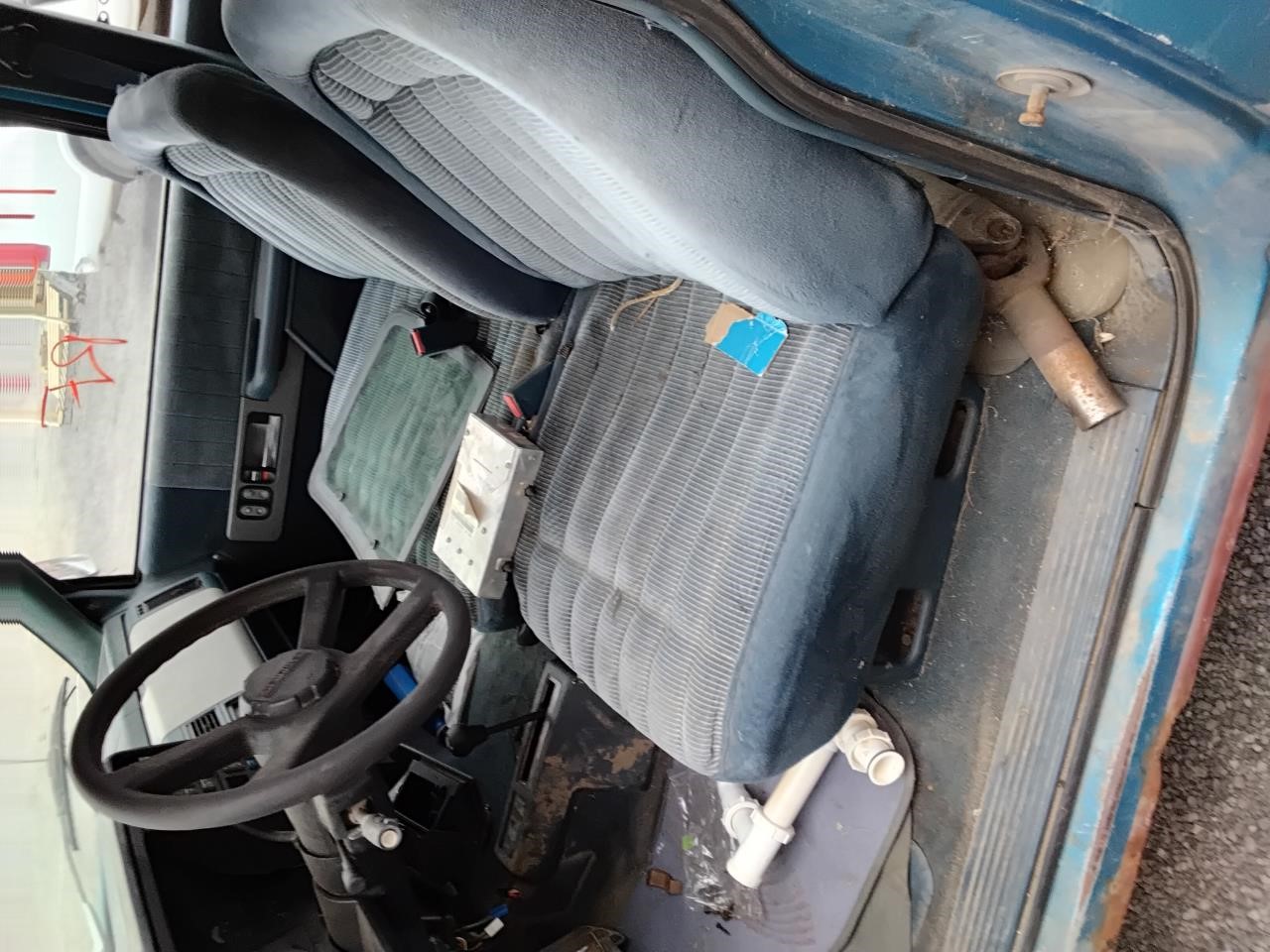 https://f005.backblazeb2.com/file/img-partshotlines-com/Inventory/MA194/Vehicle/18614_10.jpg