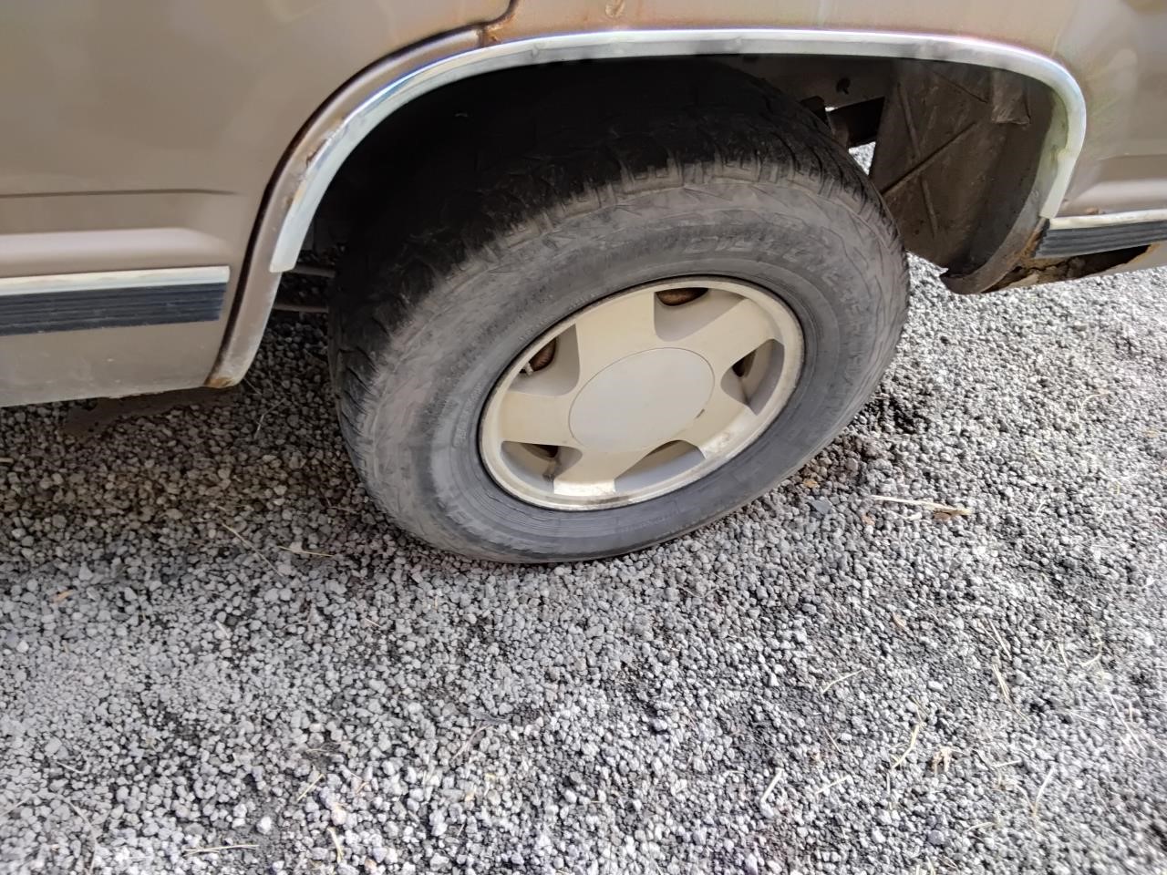 https://f005.backblazeb2.com/file/img-partshotlines-com/Inventory/MA194/Vehicle/19145_08.jpg