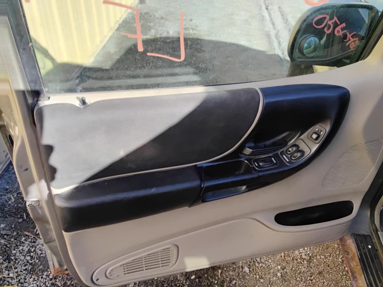 https://f005.backblazeb2.com/file/img-partshotlines-com/Inventory/MA194/Vehicle/19152_07.jpg