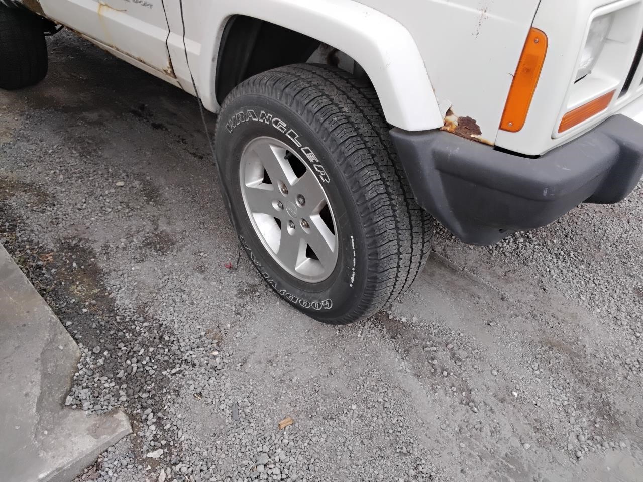 https://f005.backblazeb2.com/file/img-partshotlines-com/Inventory/MA194/Vehicle/19182_07.jpg