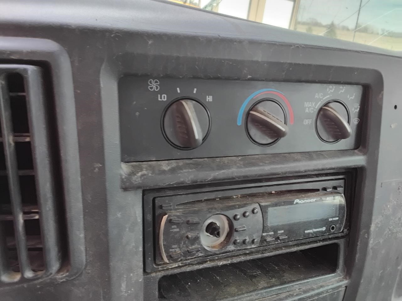 https://f005.backblazeb2.com/file/img-partshotlines-com/Inventory/MA194/Vehicle/19217_10.jpg