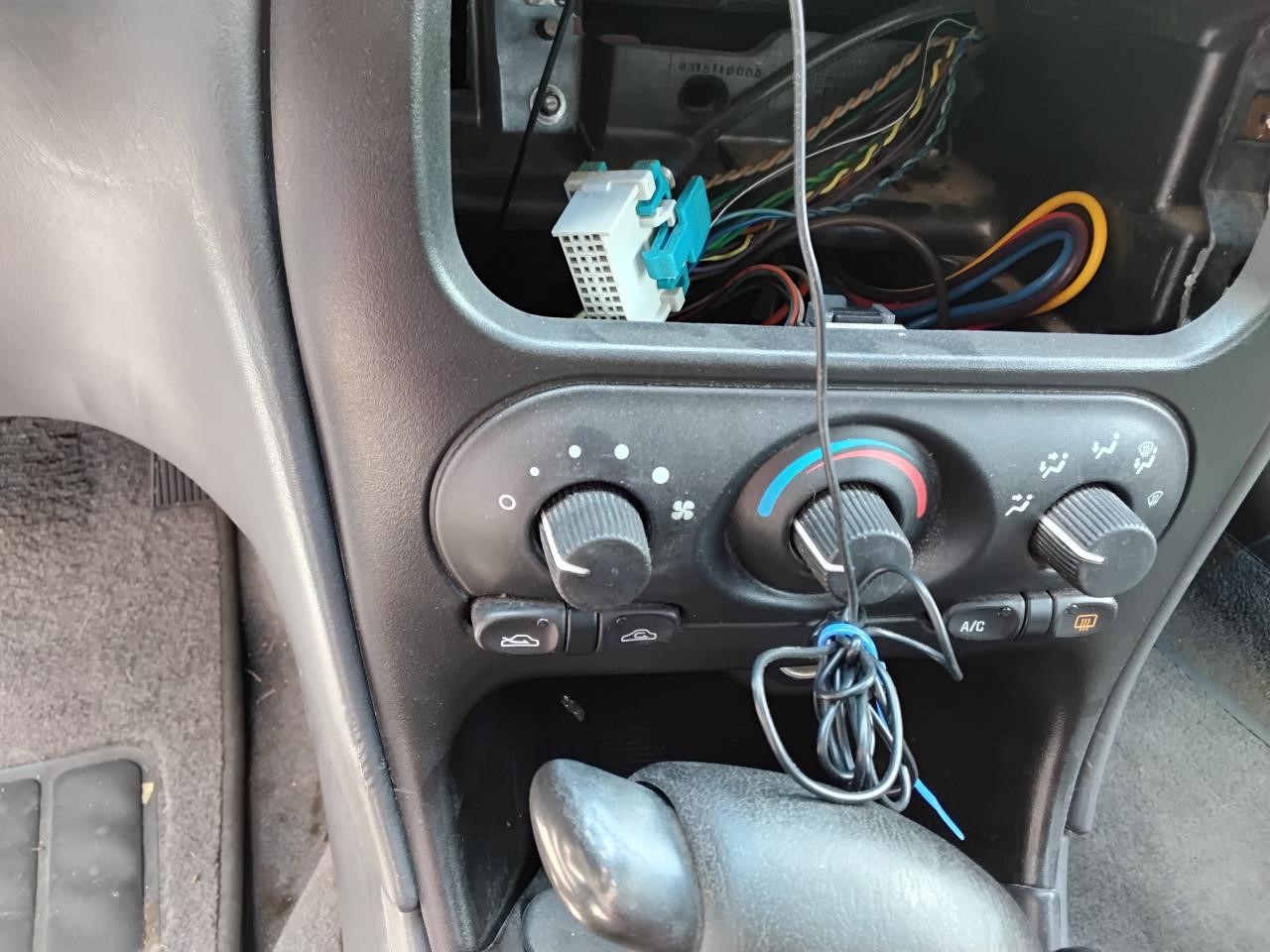 https://f005.backblazeb2.com/file/img-partshotlines-com/Inventory/MA194/Vehicle/19527_12.jpg