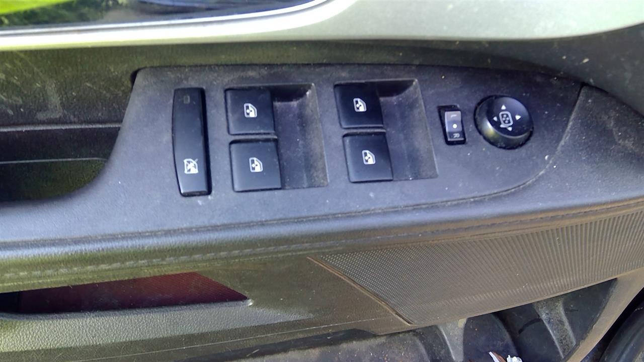 https://f005.backblazeb2.com/file/img-partshotlines-com/Inventory/MA244/Vehicle/158346_08.jpg