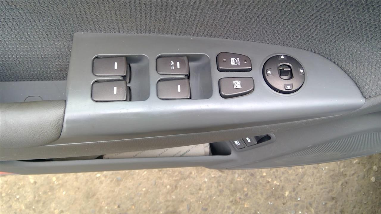 https://f005.backblazeb2.com/file/img-partshotlines-com/Inventory/MA244/Vehicle/158351_11.jpg