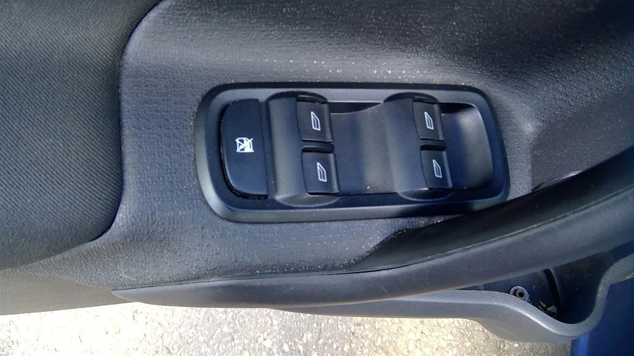 https://f005.backblazeb2.com/file/img-partshotlines-com/Inventory/MA244/Vehicle/158442_10.jpg
