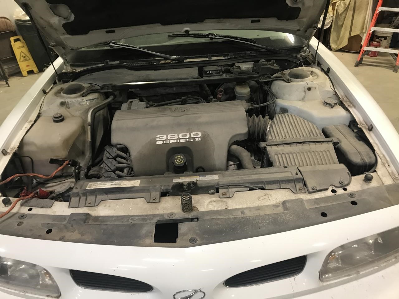 https://f005.backblazeb2.com/file/img-partshotlines-com/Inventory/MA340/Vehicle/105736_12.jpg