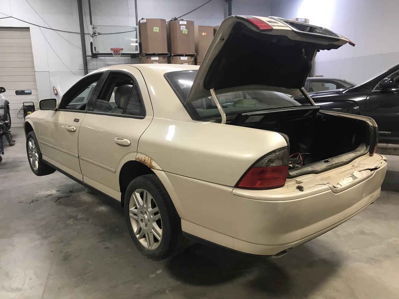 https://f005.backblazeb2.com/file/img-partshotlines-com/Inventory/MA340/Vehicle/105745_08.jpg