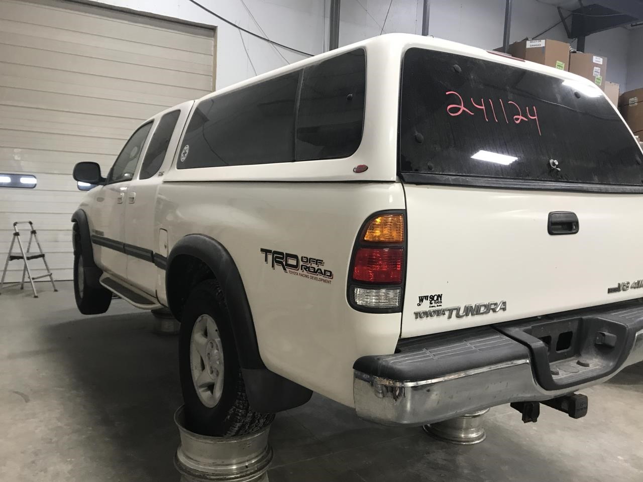 https://f005.backblazeb2.com/file/img-partshotlines-com/Inventory/MA340/Vehicle/114008_08.jpg