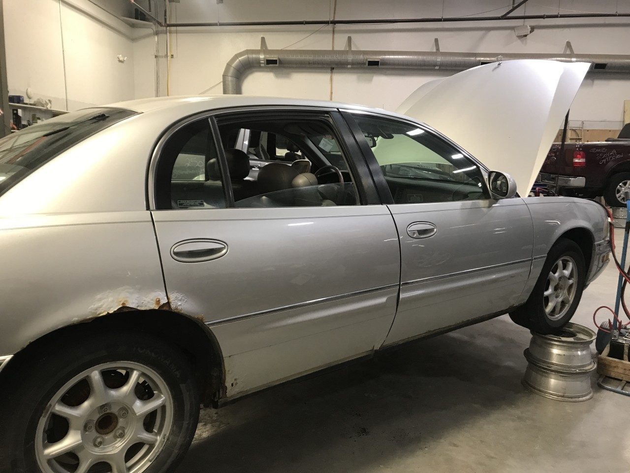 https://f005.backblazeb2.com/file/img-partshotlines-com/Inventory/MA340/Vehicle/115285_05.jpg