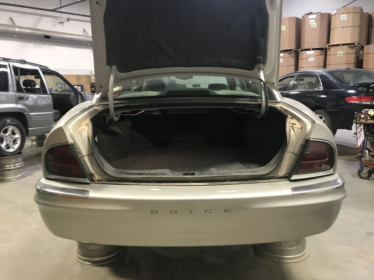 https://f005.backblazeb2.com/file/img-partshotlines-com/Inventory/MA340/Vehicle/115285_10.jpg