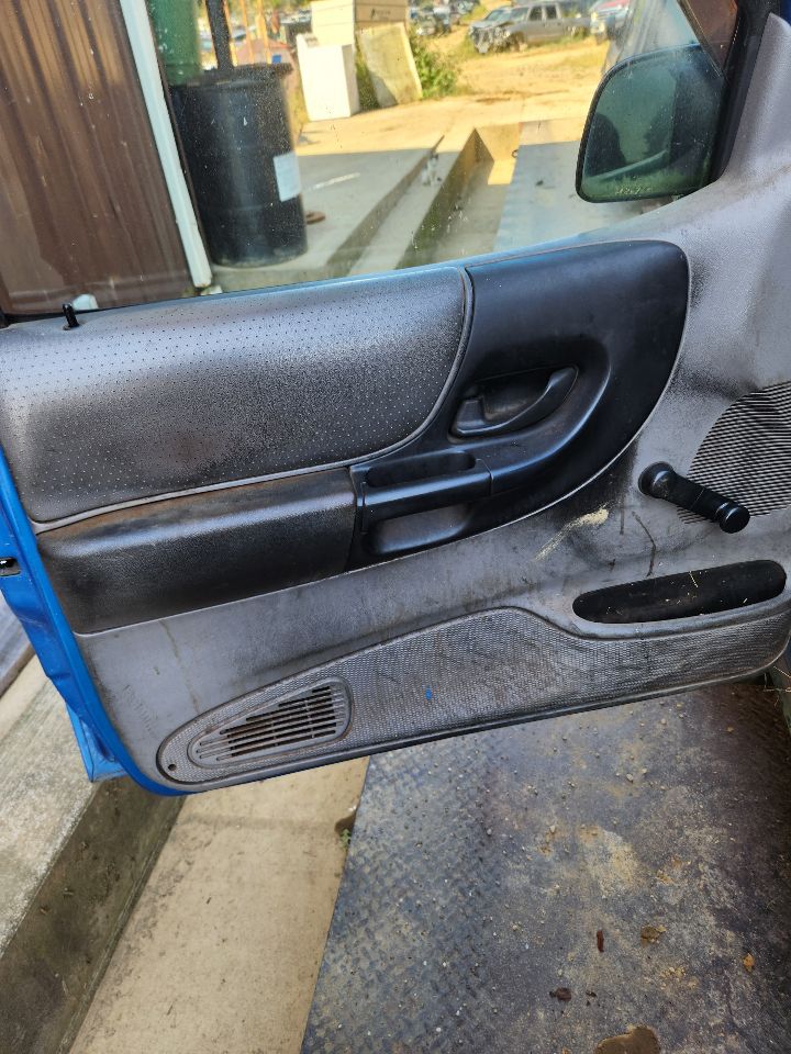 https://f005.backblazeb2.com/file/img-partshotlines-com/Inventory/MA385/Vehicle/10278_08.jpg