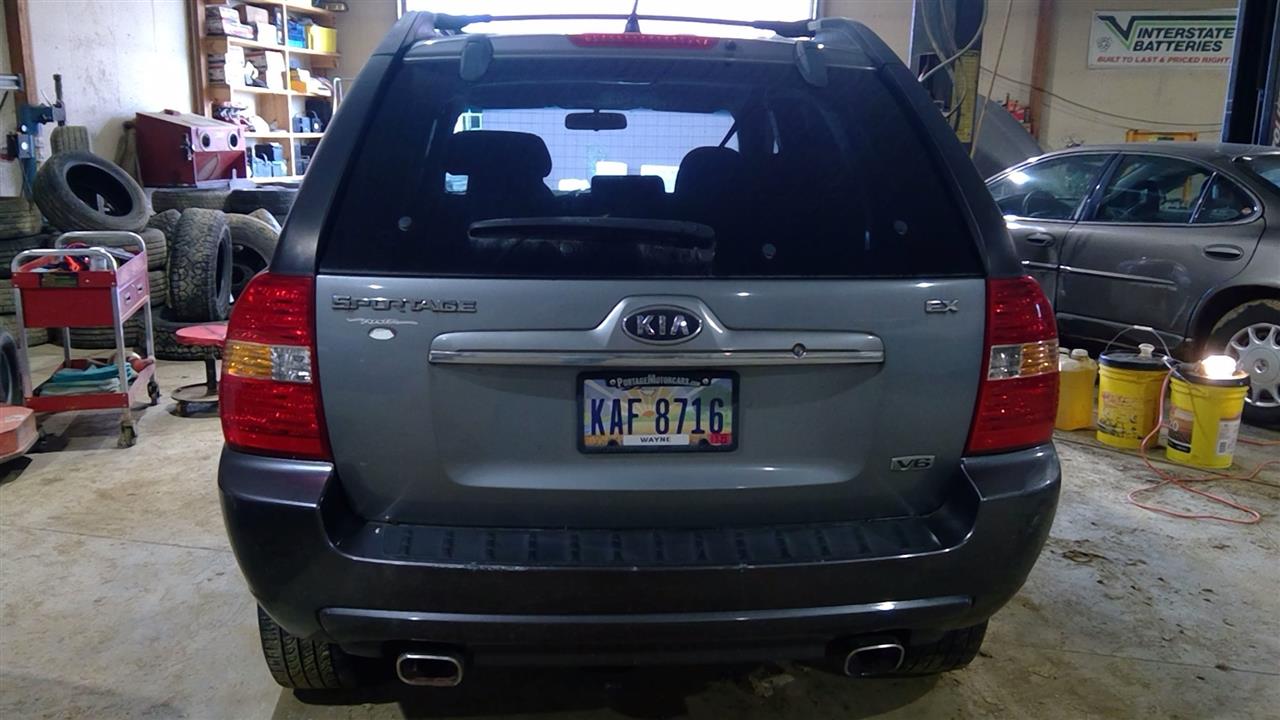 https://f005.backblazeb2.com/file/img-partshotlines-com/Inventory/MA385/Vehicle/10295_06.jpg