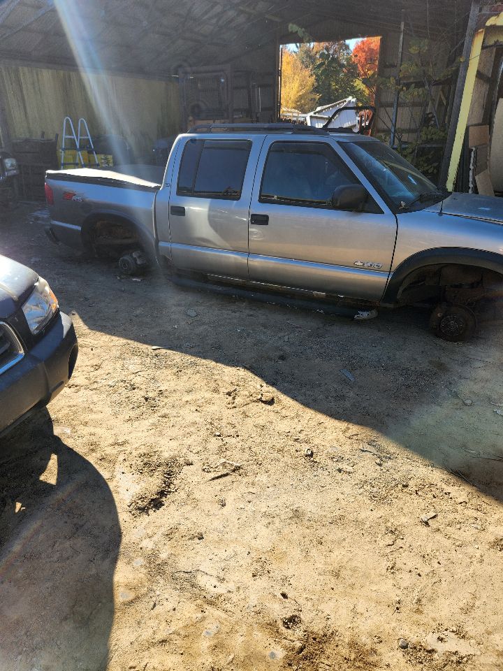 https://f005.backblazeb2.com/file/img-partshotlines-com/Inventory/MA385/Vehicle/10325_01.jpg