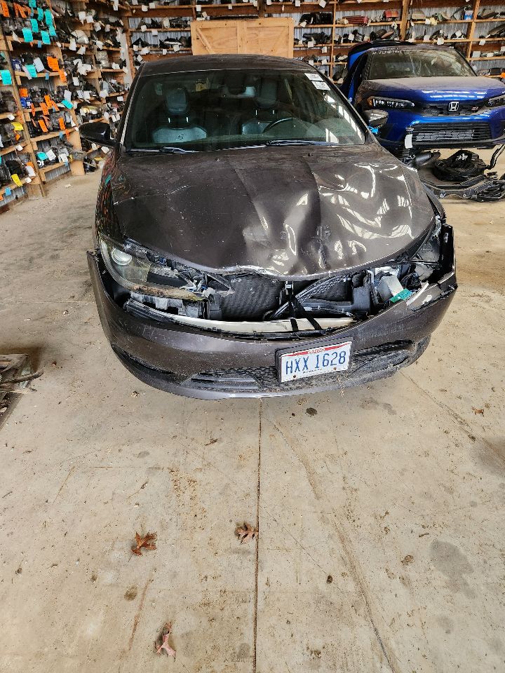 https://f005.backblazeb2.com/file/img-partshotlines-com/Inventory/MA385/Vehicle/10360_01.jpg