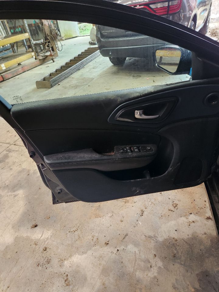 https://f005.backblazeb2.com/file/img-partshotlines-com/Inventory/MA385/Vehicle/10360_09.jpg