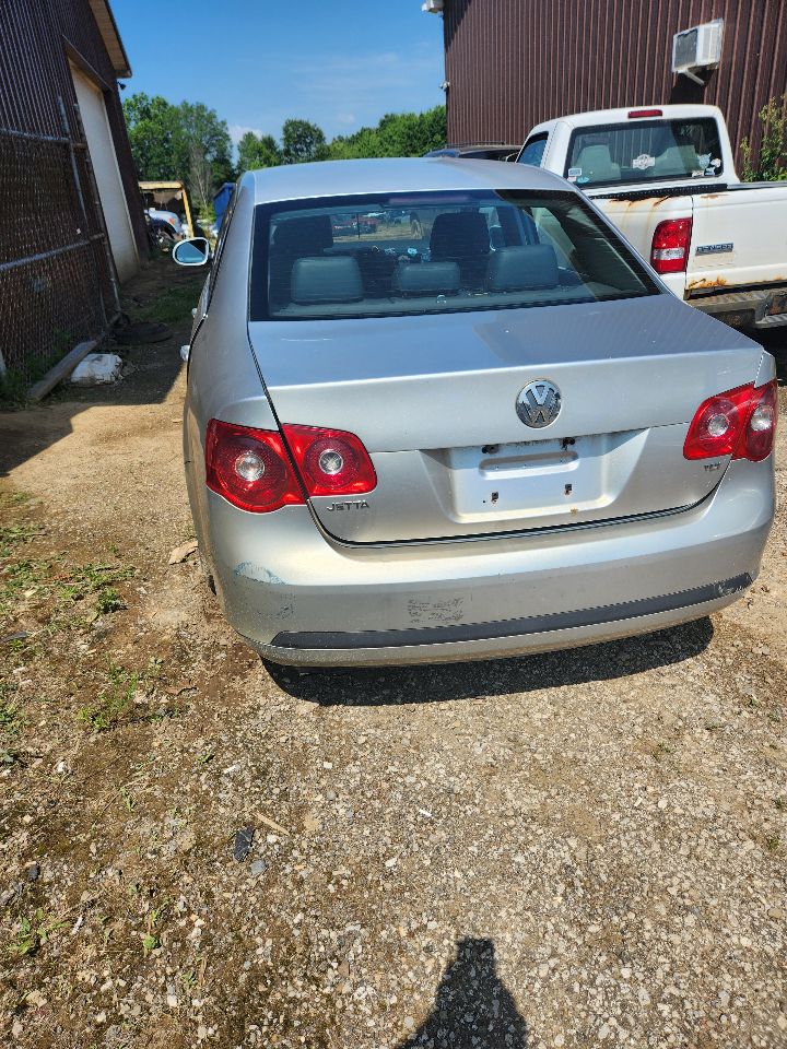 https://f005.backblazeb2.com/file/img-partshotlines-com/Inventory/MA385/Vehicle/10517_11.jpg
