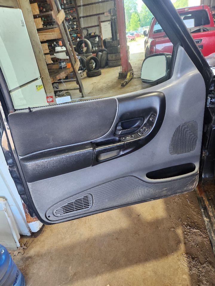 https://f005.backblazeb2.com/file/img-partshotlines-com/Inventory/MA385/Vehicle/10521_09.jpg