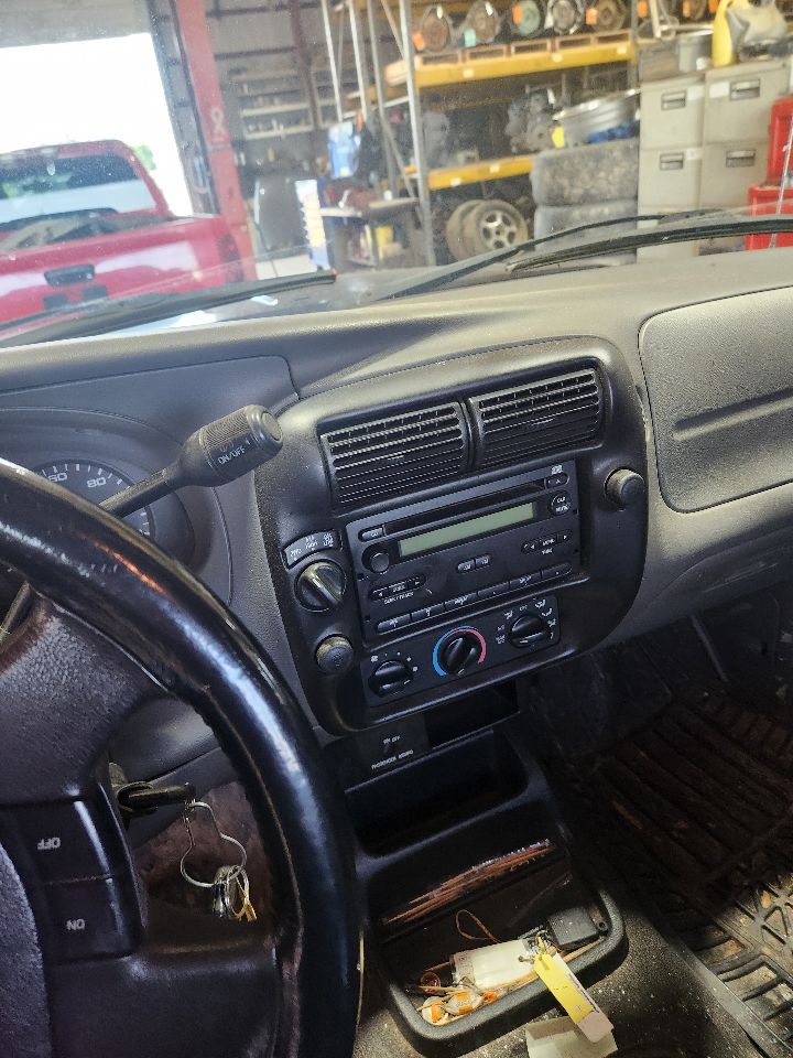 https://f005.backblazeb2.com/file/img-partshotlines-com/Inventory/MA385/Vehicle/10521_12.jpg