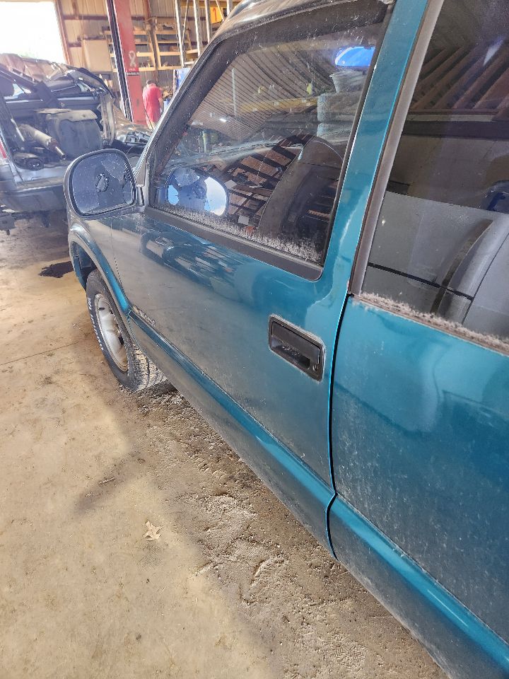 https://f005.backblazeb2.com/file/img-partshotlines-com/Inventory/MA385/Vehicle/10528_08.jpg