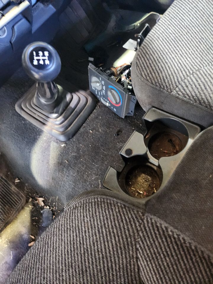 https://f005.backblazeb2.com/file/img-partshotlines-com/Inventory/MA385/Vehicle/10528_12.jpg