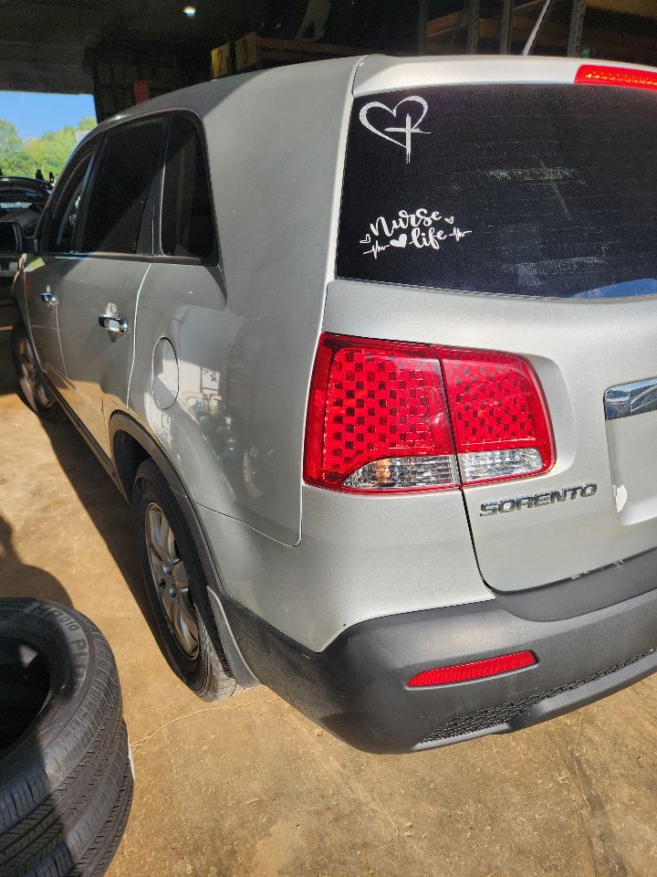 https://f005.backblazeb2.com/file/img-partshotlines-com/Inventory/MA385/Vehicle/10554_08.jpg