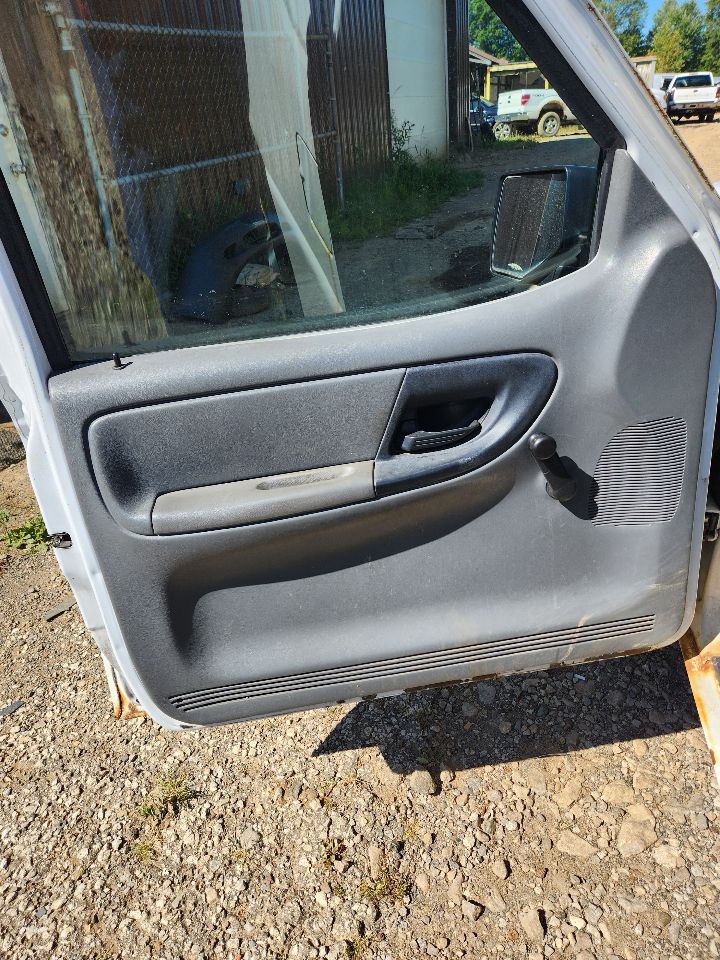 https://f005.backblazeb2.com/file/img-partshotlines-com/Inventory/MA385/Vehicle/10566_05.jpg