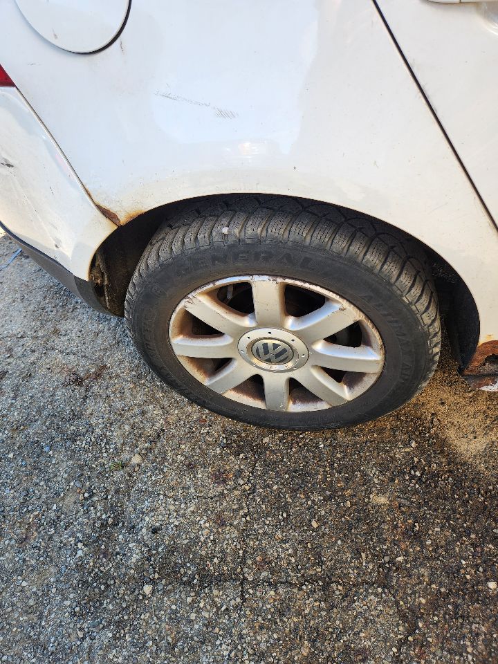 https://f005.backblazeb2.com/file/img-partshotlines-com/Inventory/MA385/Vehicle/10588_01.jpg
