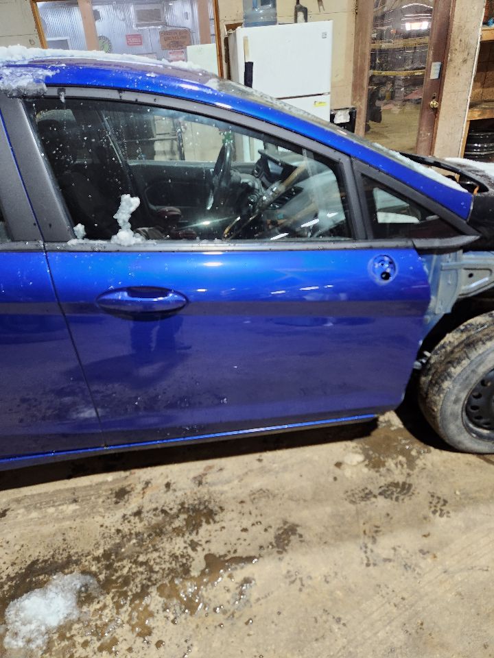 https://f005.backblazeb2.com/file/img-partshotlines-com/Inventory/MA385/Vehicle/10653_08.jpg