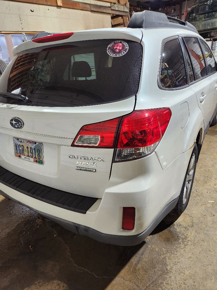 https://f005.backblazeb2.com/file/img-partshotlines-com/Inventory/MA385/Vehicle/10676_10.jpg