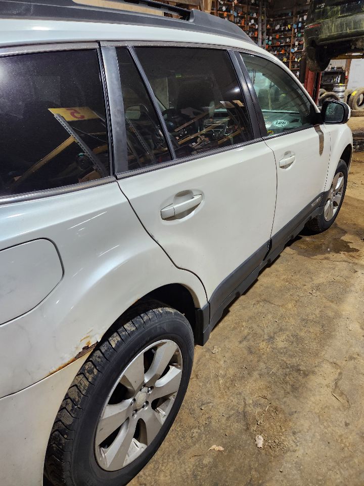 https://f005.backblazeb2.com/file/img-partshotlines-com/Inventory/MA385/Vehicle/10676_11.jpg